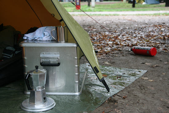 Abenteuerromantik: Kaffee im Zelt...